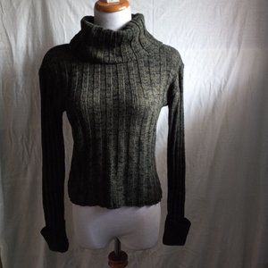 Hooked Up by IOT Green/Black Sweater Size S